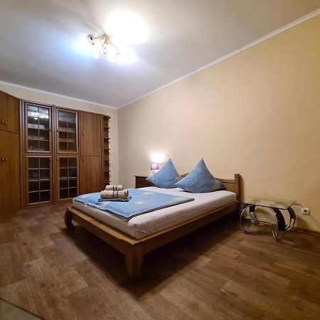 1-Room Luxury Apartment On Sobornyi Avenue 170-V, By Grandhome Zaporizhia Екстериор снимка