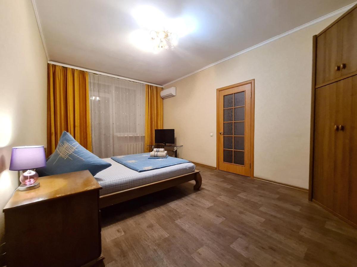 1-Room Luxury Apartment On Sobornyi Avenue 170-V, By Grandhome Zaporizhia Екстериор снимка