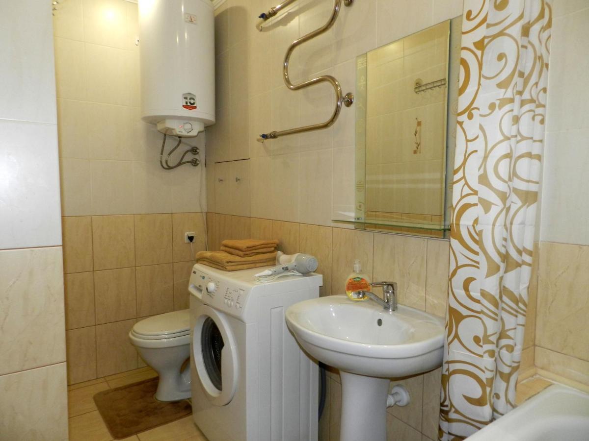 1-Room Luxury Apartment On Sobornyi Avenue 170-V, By Grandhome Zaporizhia Екстериор снимка